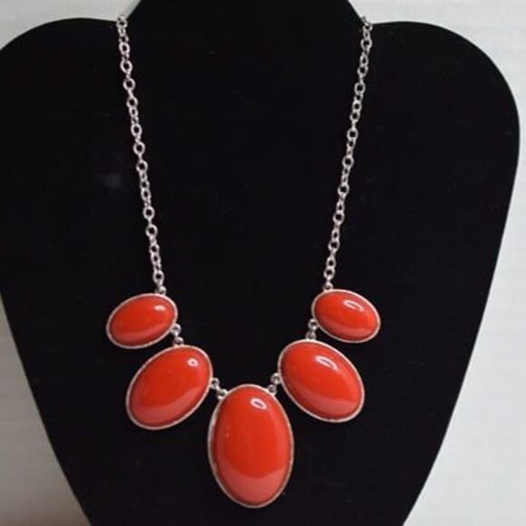 Liz Claiborne Retro Red Stone Silver Tone Link Chain Statement Bib Necklace - Picture 1 of 4